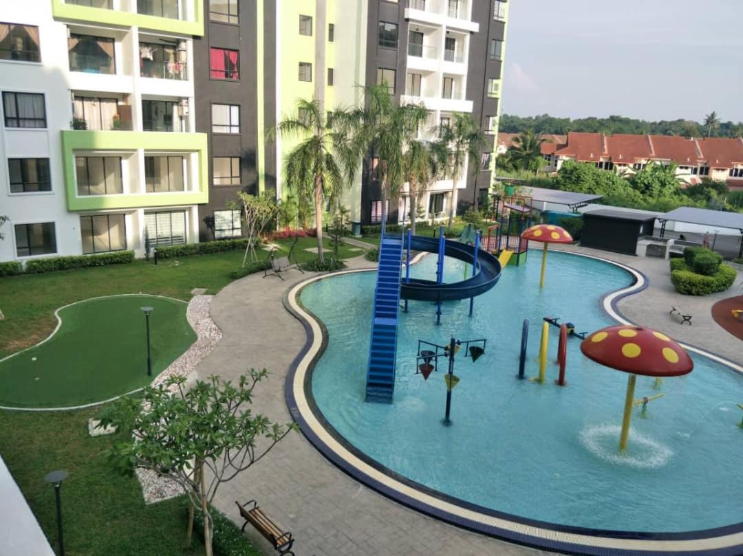 Pangsapuri Comfy With Waterpark, Pool, Playground & Gym *